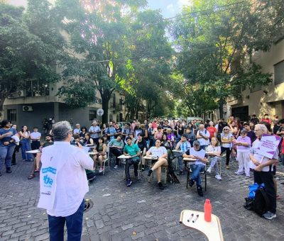 clase pública en lo de adorni