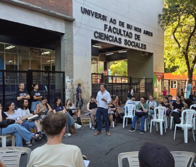 clase pública en sociales