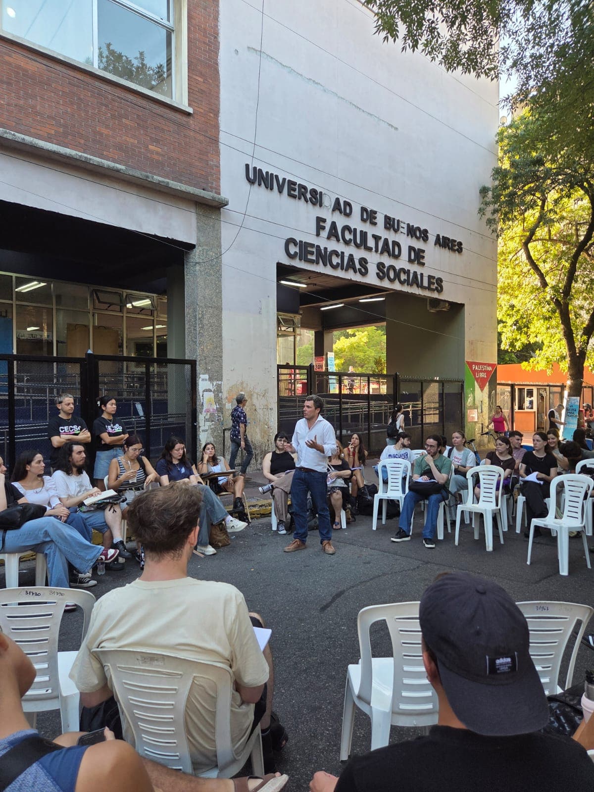 clase pública en sociales