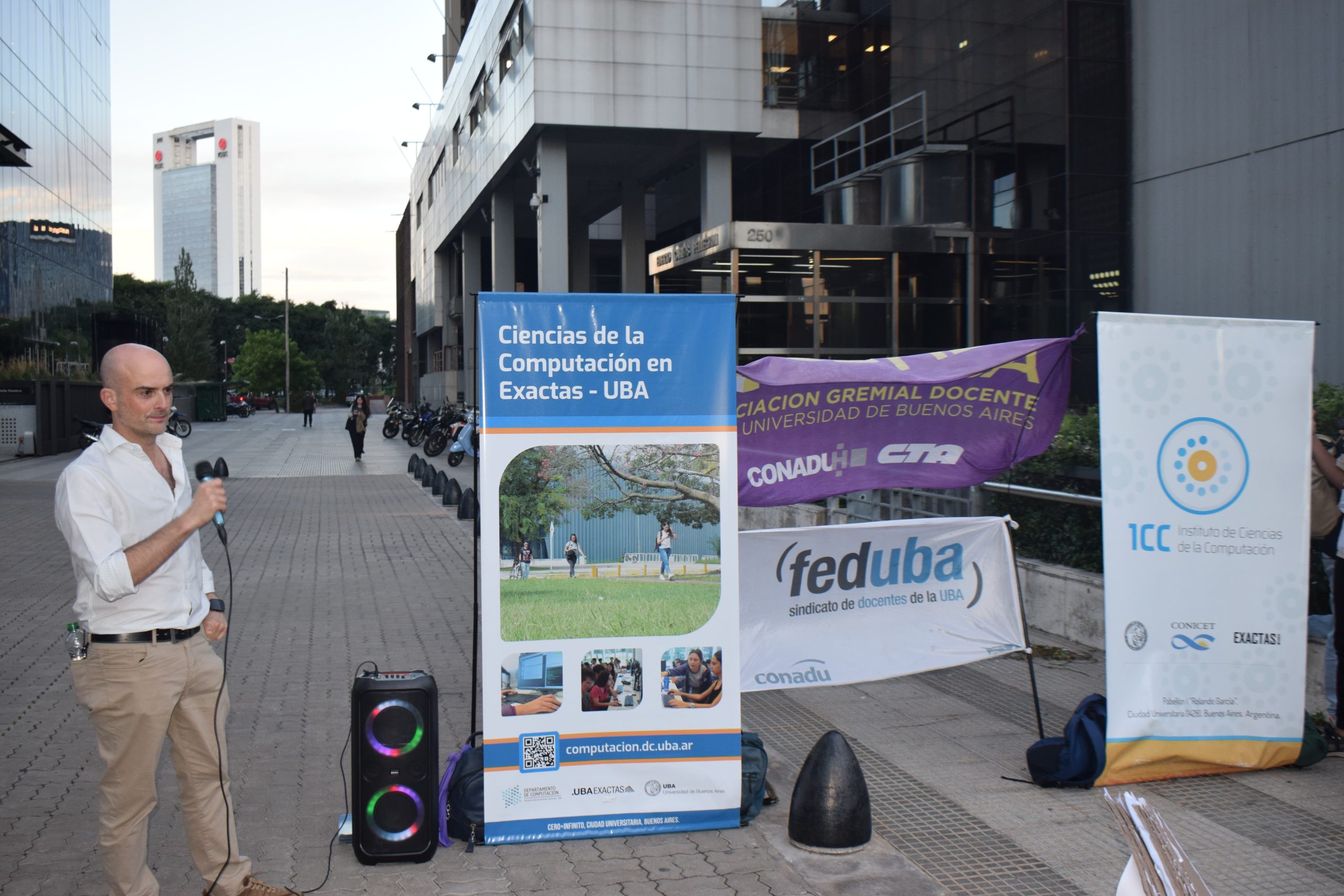 clase pública exactas